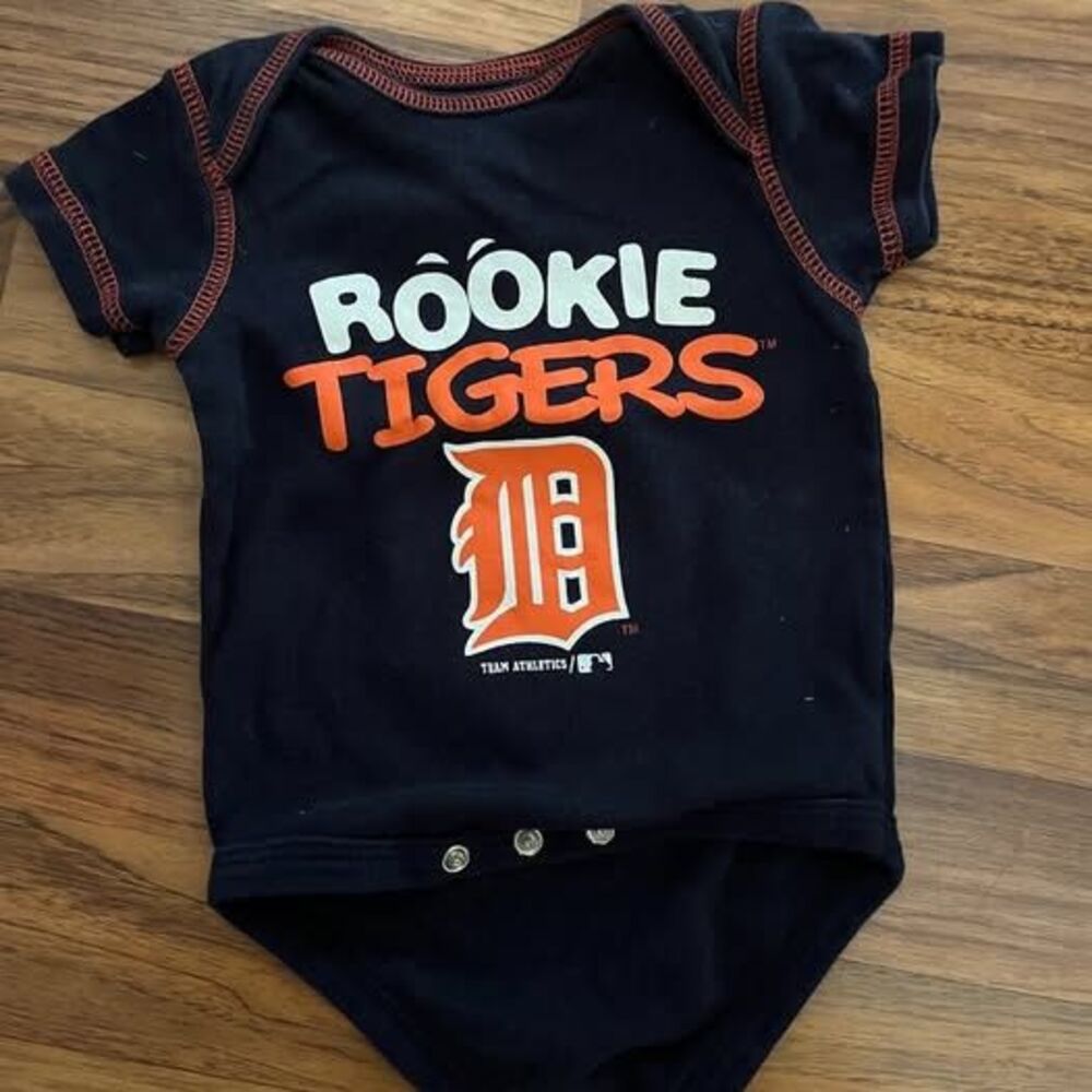 MLB Genuine Merchandise Detroit Tigers Baby Onesie 0-3M